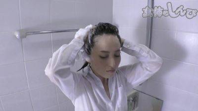 Wash her hair - Fetish Japanese Video - hotmovs.com - Japan