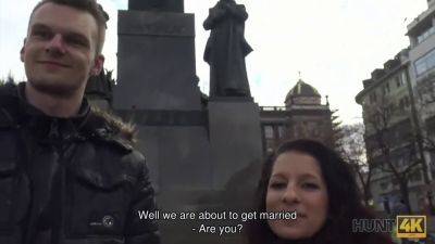 Watch how this hot Czech teen gets dirty and sucks off her cuckold boyfriend for cash - sexu.com - Czech Republic