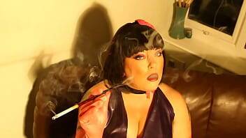 Latex Clad BBW Tina Snua Smoking A Cork Cigarette In A Long Holder - Glove Fetish - xvideos.com - Britain